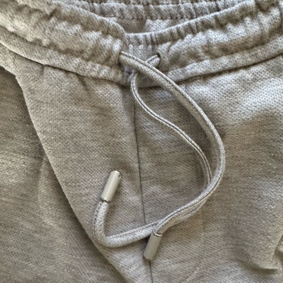 Zara Men's Athletic Confort Drawstring Beige/ Gray Shorts Size Small - Picture 4 of 4